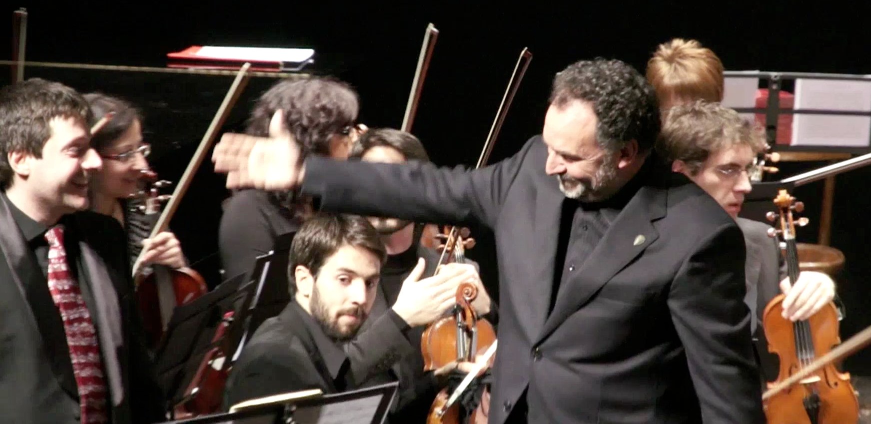 In orchestra diretto da Dante Milozzi ex 1° Flauto della Rai